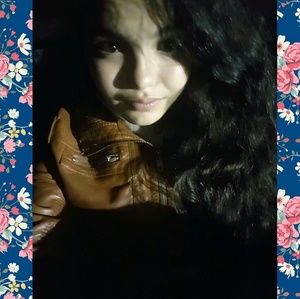 Meet your Posher, Valeria